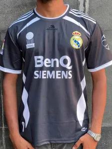 REAL MADRID R. CARLOS 2006-07 AWAY KIT, ROUND NECK & HALF SLEEVE
